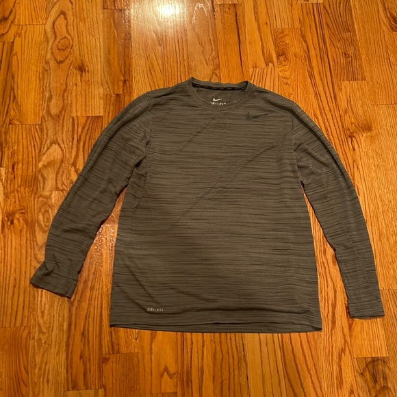 Grey and Black Striped Nike long sleeve T shirt M - Picture 1 of 2